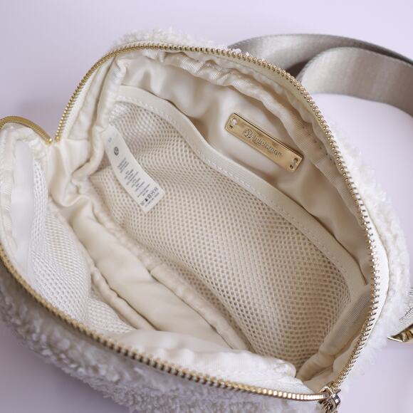 LULULEMON Fleece Everywhere Belt Bag Light Ivory Shoulder Crossbody Purse - Picture 5 of 7